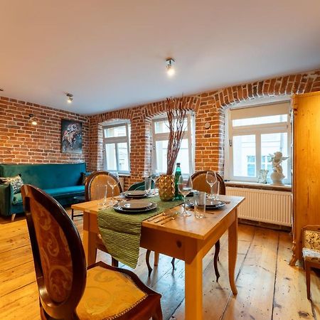 Apartament 1886 - Doba Do 14-00 - W Scislym Centrum Z Widokiem Na Majowke - By Space Apart Appartement Jelenia Góra Buitenkant foto