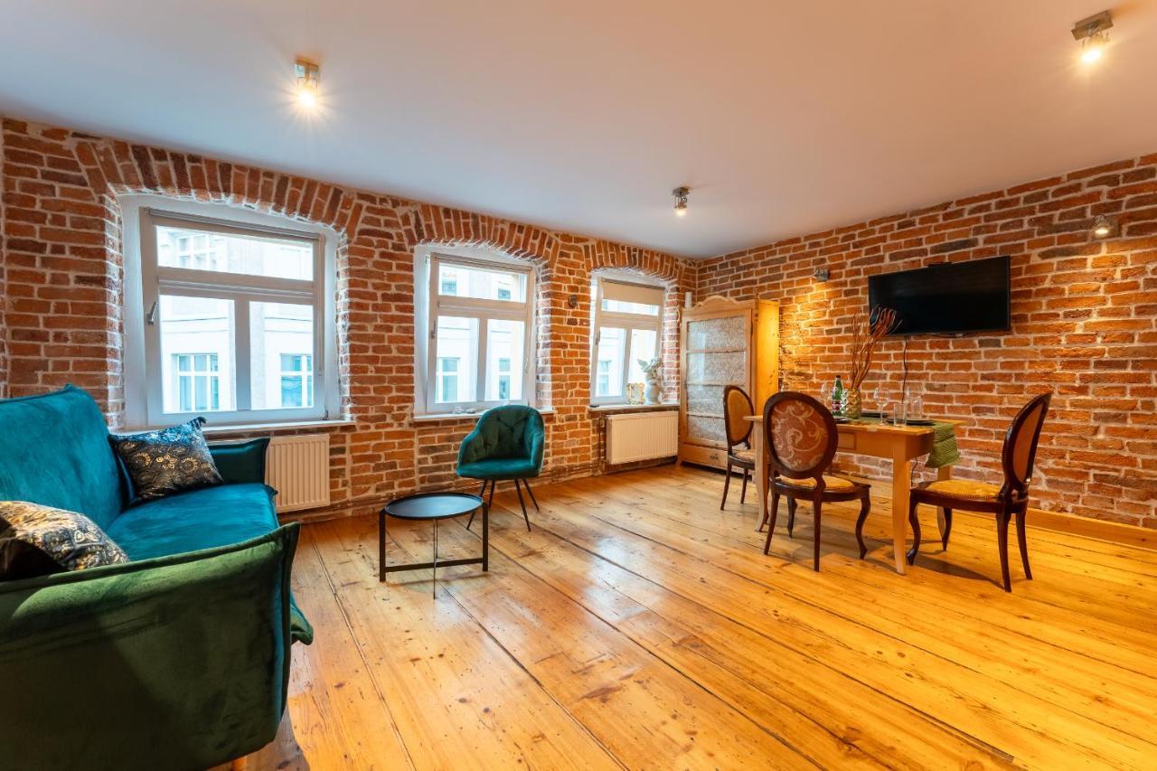 Apartament 1886 - Doba Do 14-00 - W Scislym Centrum Z Widokiem Na Majowke - By Space Apart Appartement Jelenia Góra Buitenkant foto