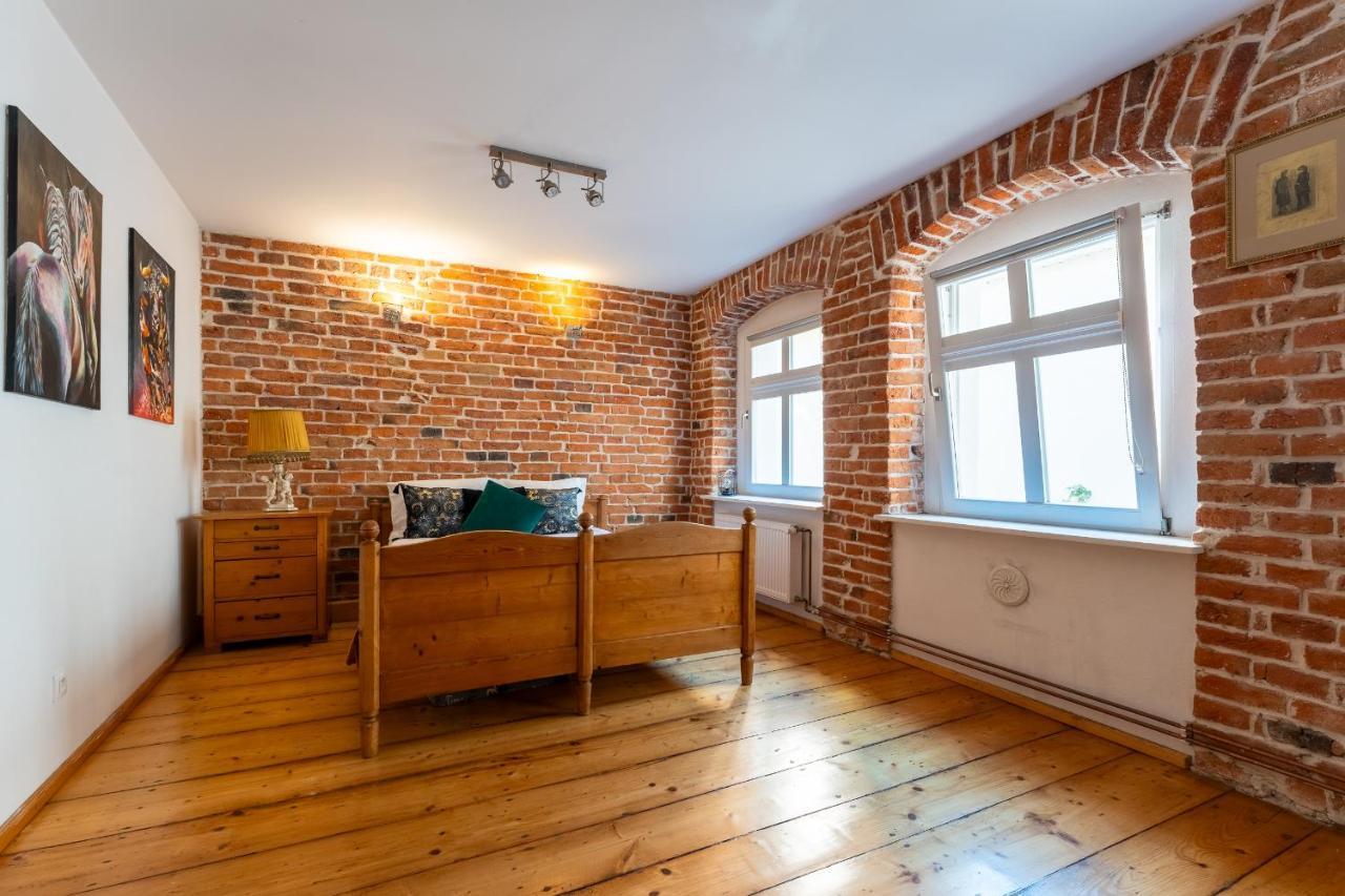 Apartament 1886 - Doba Do 14-00 - W Scislym Centrum Z Widokiem Na Majowke - By Space Apart Appartement Jelenia Góra Buitenkant foto