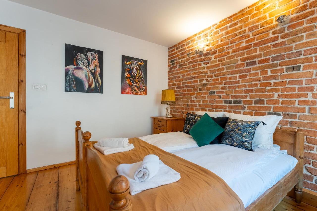 Apartament 1886 - Doba Do 14-00 - W Scislym Centrum Z Widokiem Na Majowke - By Space Apart Appartement Jelenia Góra Buitenkant foto