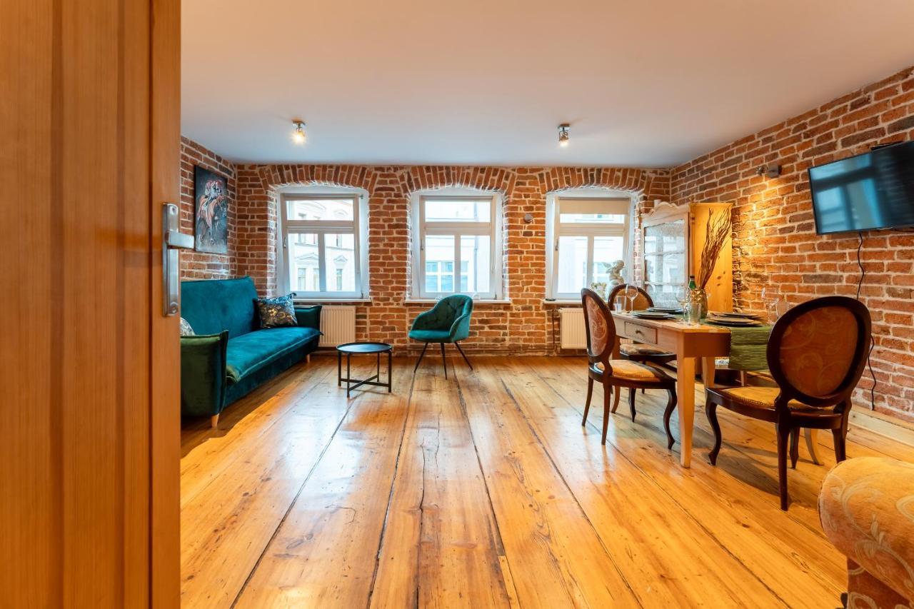 Apartament 1886 - Doba Do 14-00 - W Scislym Centrum Z Widokiem Na Majowke - By Space Apart Appartement Jelenia Góra Buitenkant foto